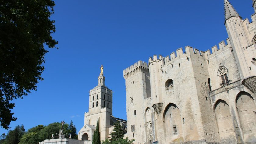visiter avignon : histoire et culture en Vaucluse